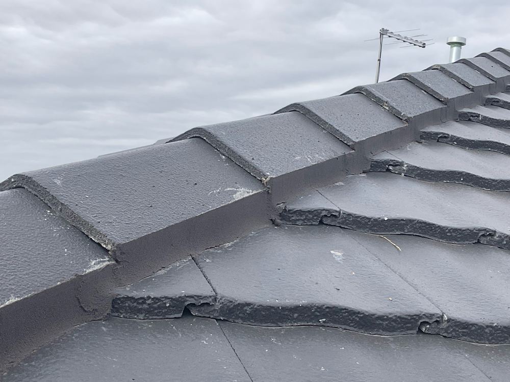 Ridge and hip pointing left unfinished at the time of inspection, found during a fixing inspection in Aintree